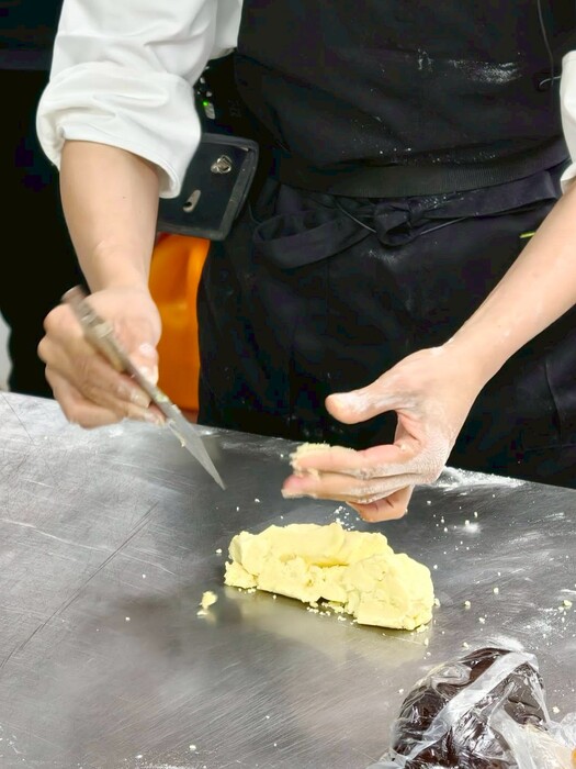 1141 Ocean Flavors and Festive Language: Taiwanese Salted Egg Yolk Baking WorkshopImage
