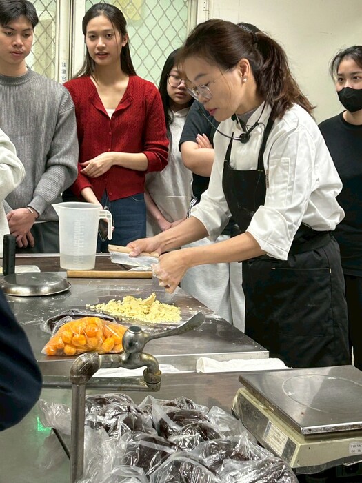 1141 Hoạt động Hương vị biển và ngôn ngữ lễ hội: Trải nghiệm làm bánh với trứng muối kiểu Đài Loan图片