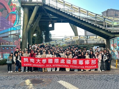 Yingge Ceramic Culture Tour and Hands-on Pottery ExperienceImage