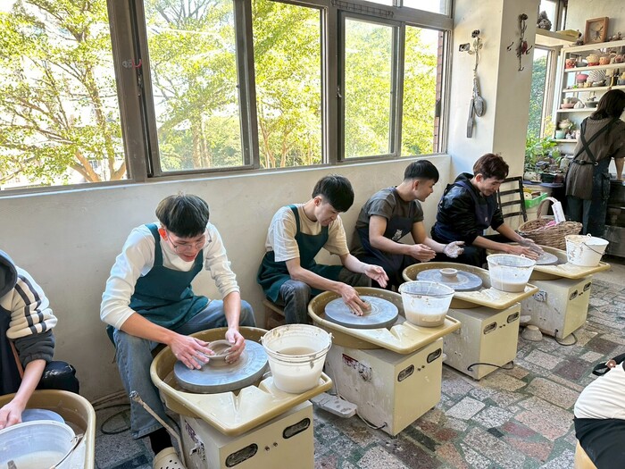 Yingge Ceramic Culture Tour and Hands-on Pottery ExperienceImage