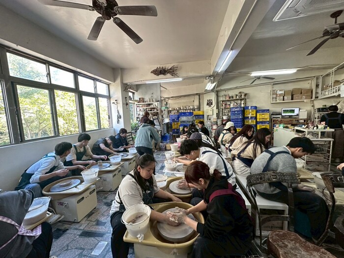 Yingge Ceramic Culture Tour and Hands-on Pottery ExperienceImage