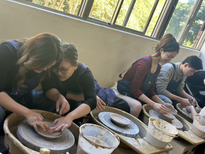 Yingge Ceramic Culture Tour and Hands-on Pottery ExperienceImage