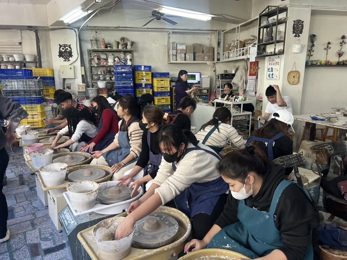 Yingge Ceramic Culture Tour and Hands-on Pottery ExperienceImage