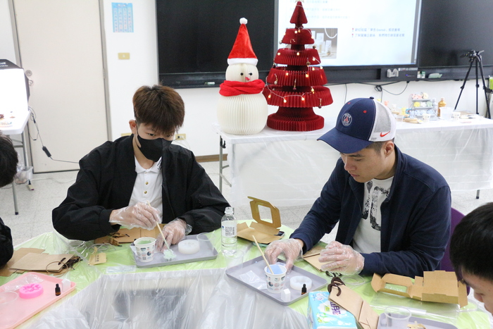 Fragrance Aesthetics – Aroma Stone Art and Entrepreneurship Experience EventImage