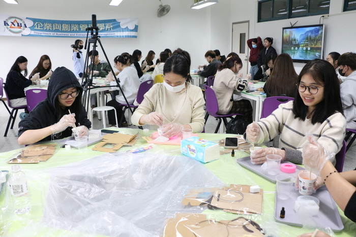 1141 Hoạt động Nghệ thuật hương thơm – Thẩm mỹ đá khuếch tán và hành trình trải nghiệm khởi nghiệp图片