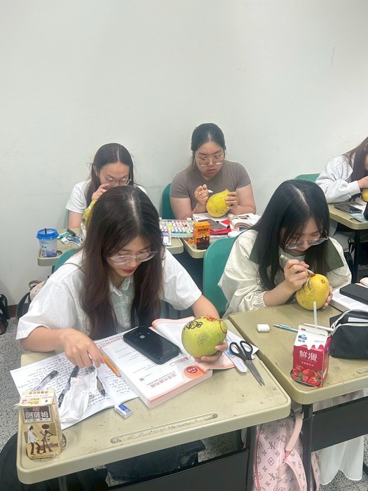 Chúc Mừng Tết Trung Thu - Hoạt Động Trang Trí Bưởi图片